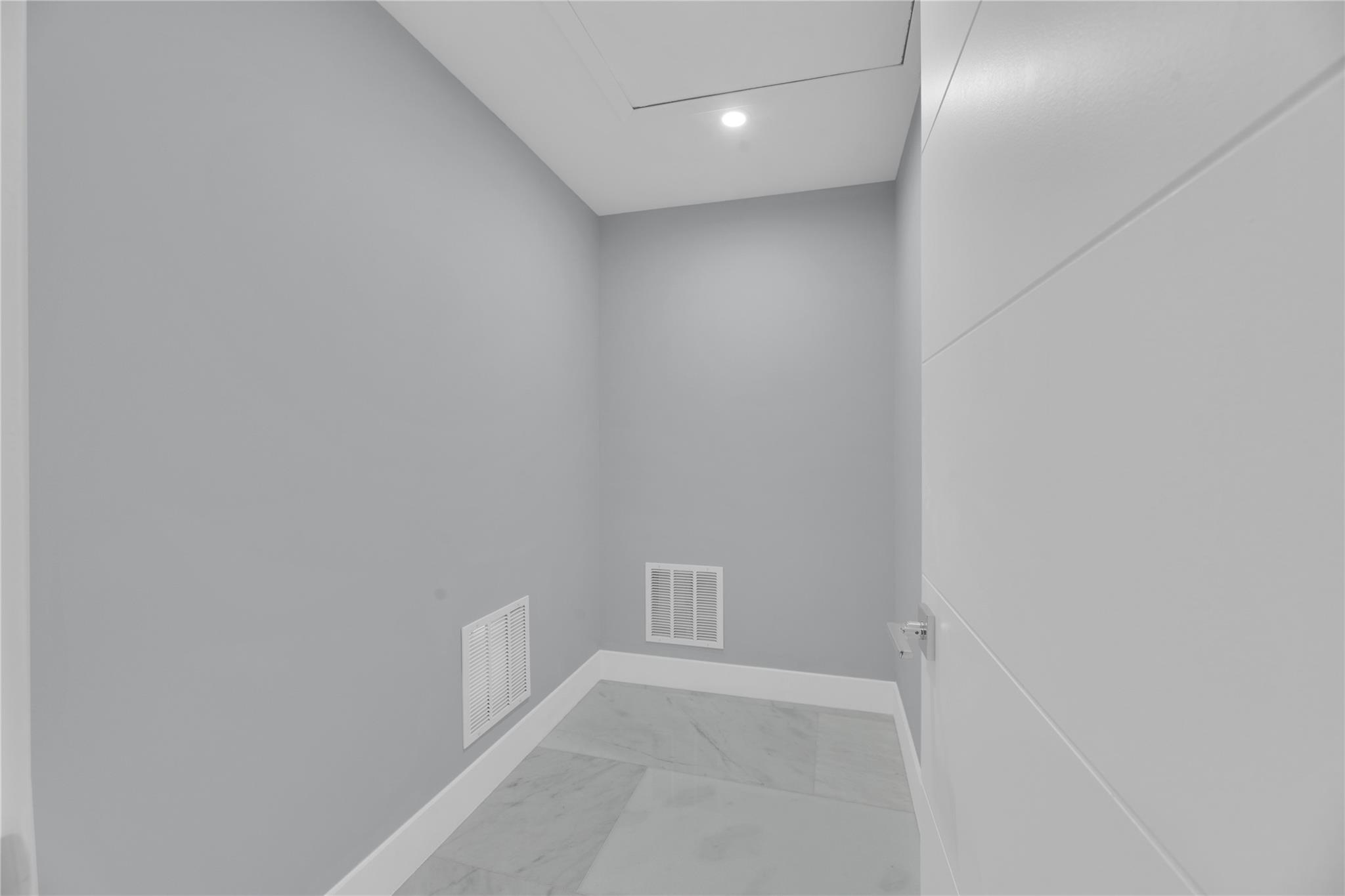 2520 Laguna Ter Fort Lauderdale, FL 33316