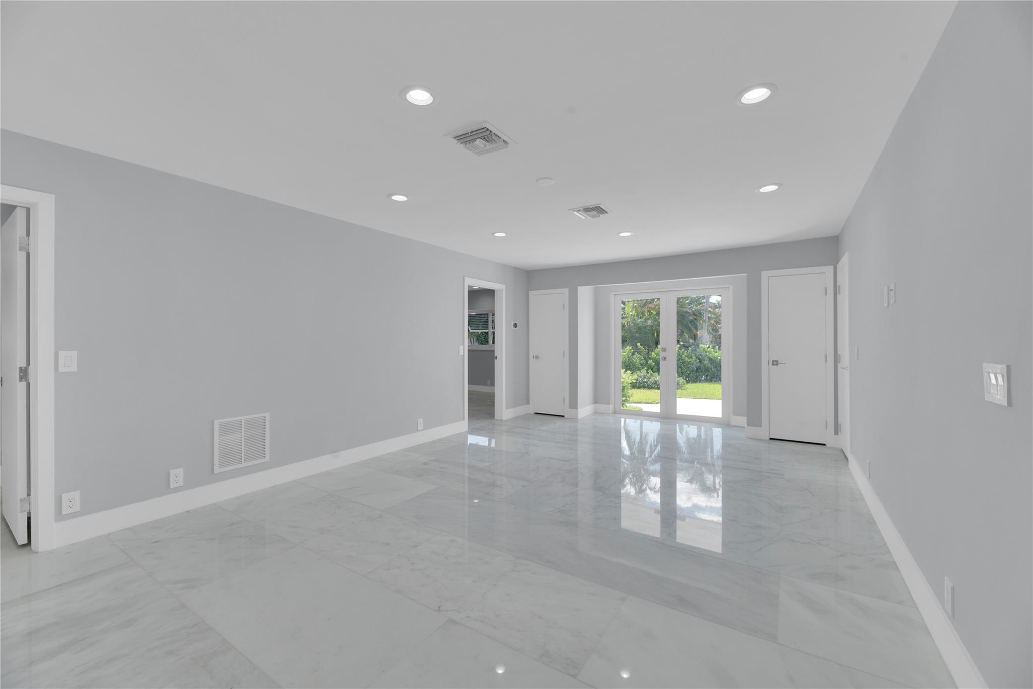 2520 Laguna Ter Fort Lauderdale, FL 33316