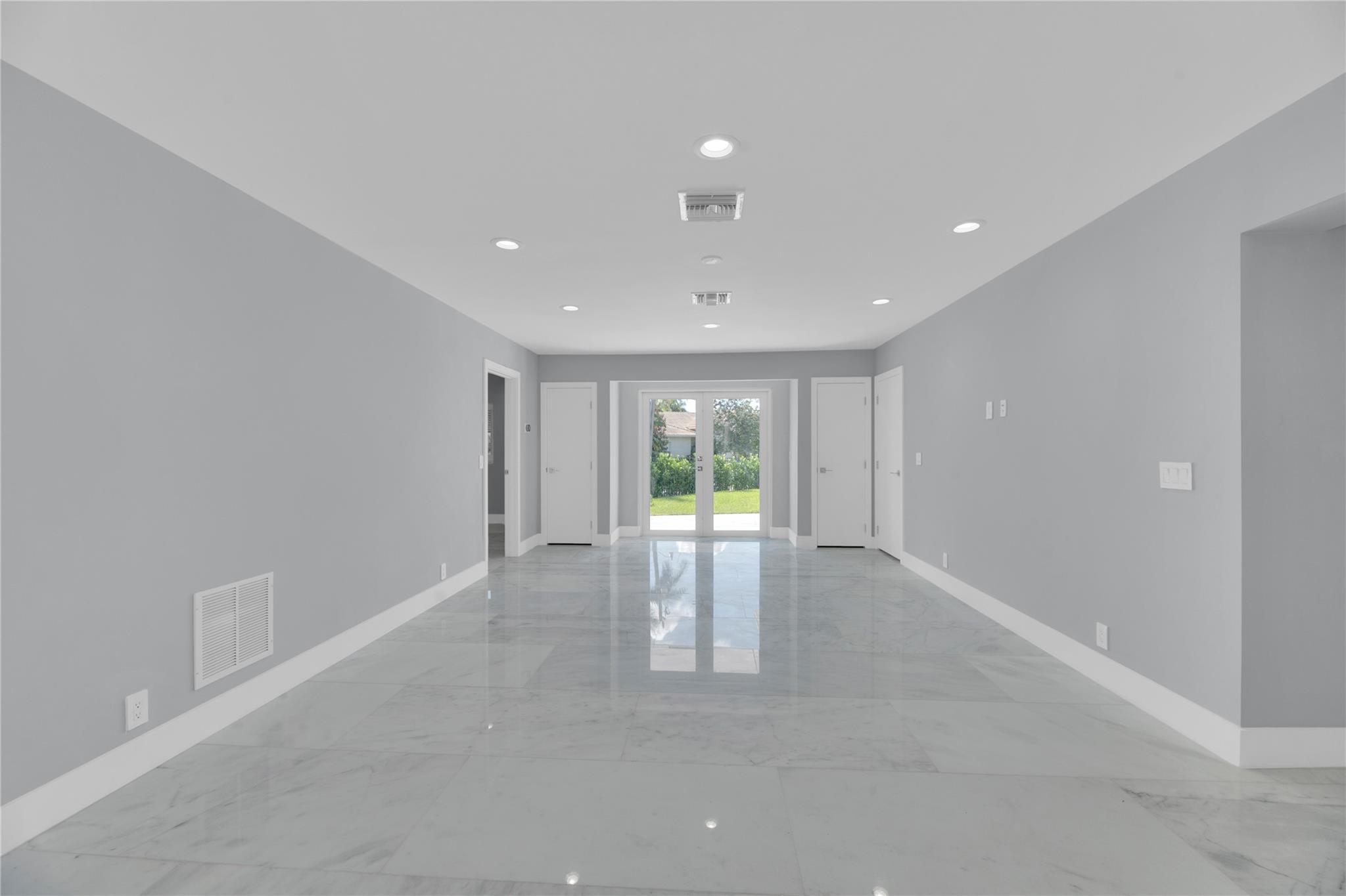 2520 Laguna Ter Fort Lauderdale, FL 33316