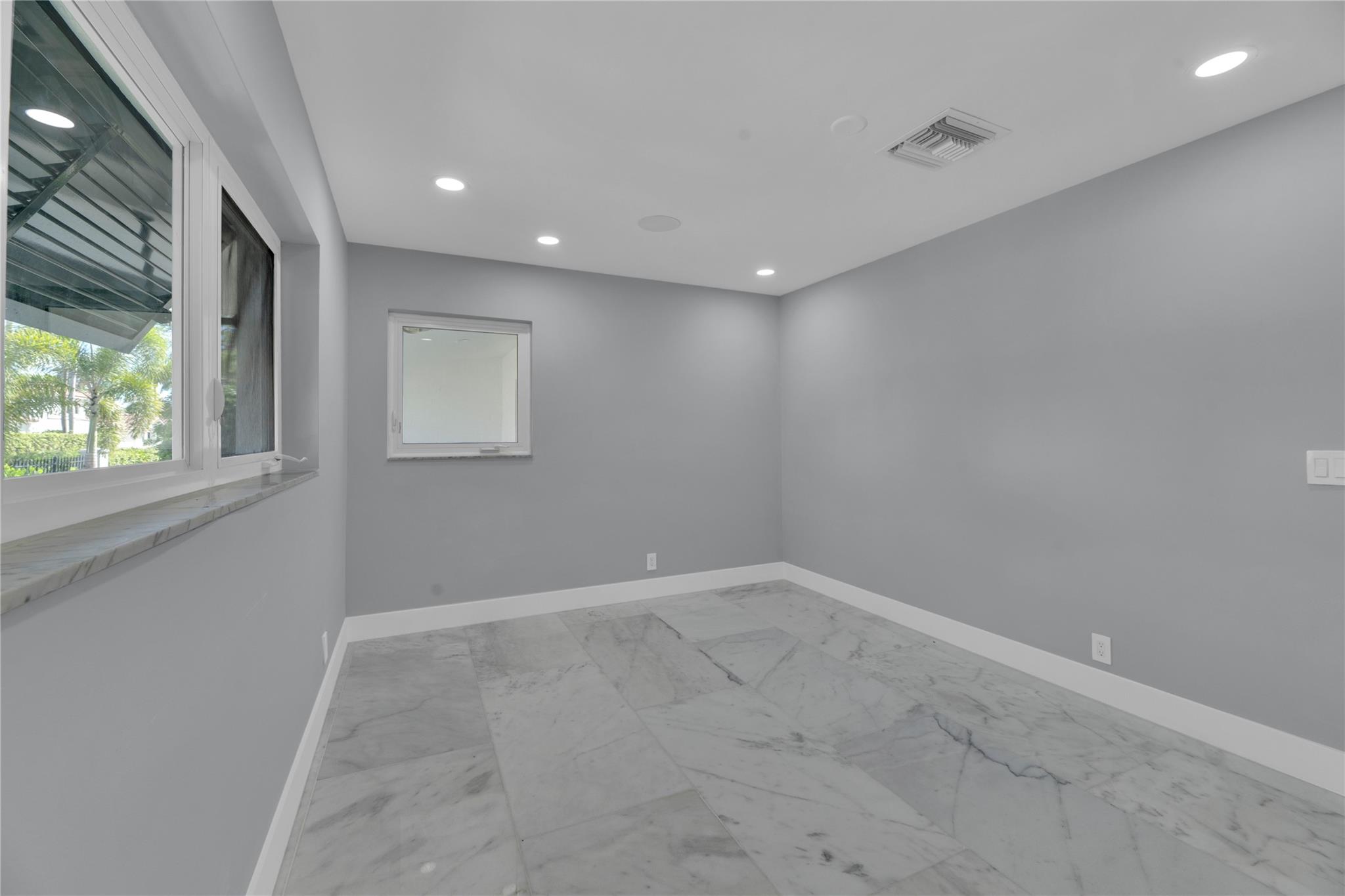 2520 Laguna Ter Fort Lauderdale, FL 33316