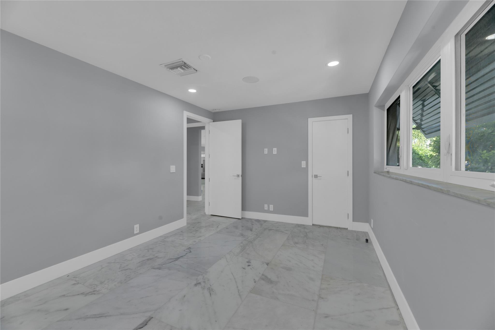 2520 Laguna Ter Fort Lauderdale, FL 33316