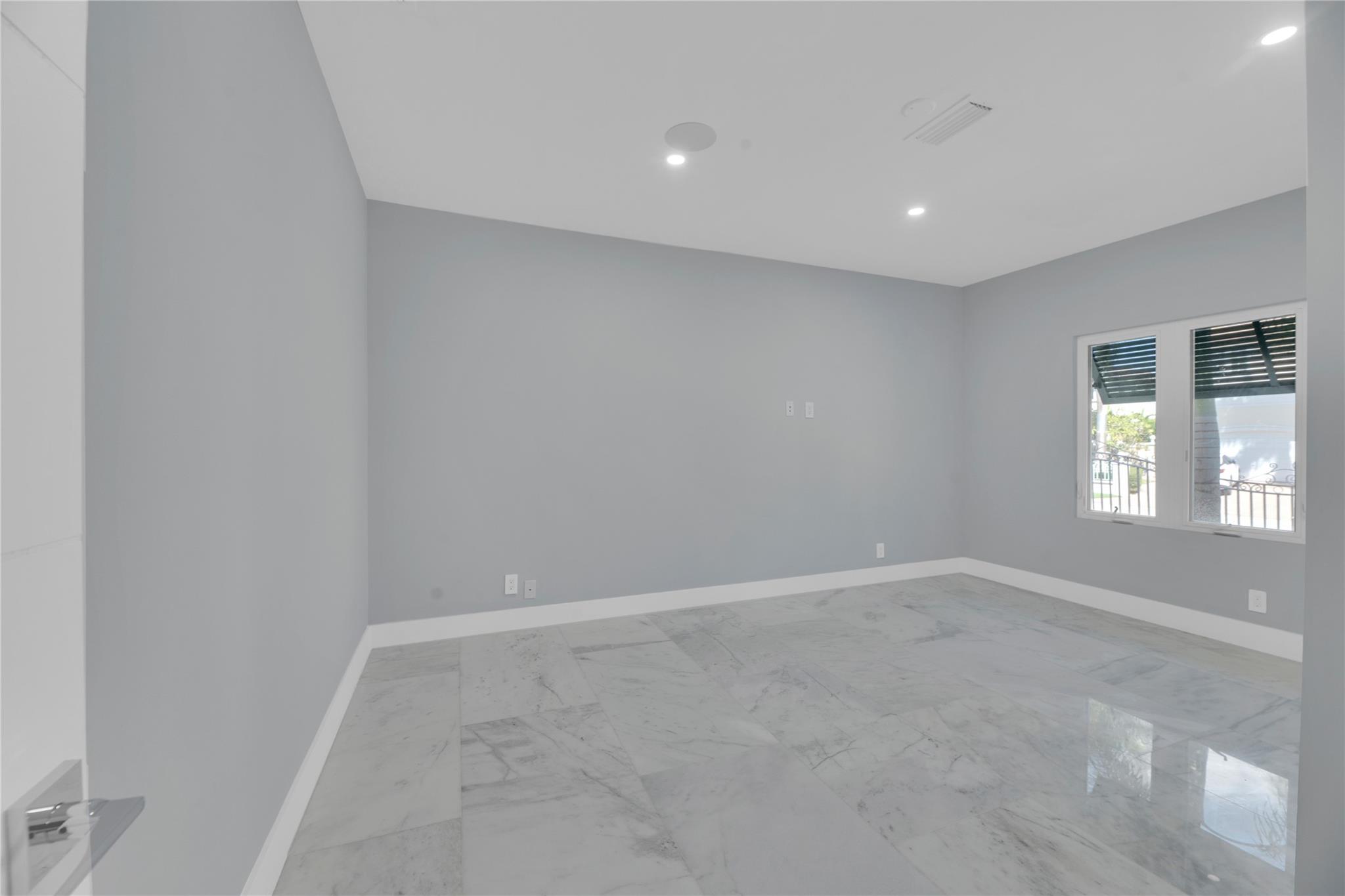 2520 Laguna Ter Fort Lauderdale, FL 33316