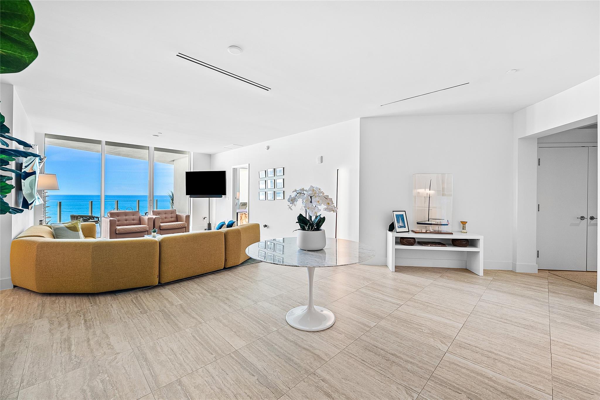 525 N Fort Lauderdale Bch Blvd #1802 Fort Lauderdale, FL 33304