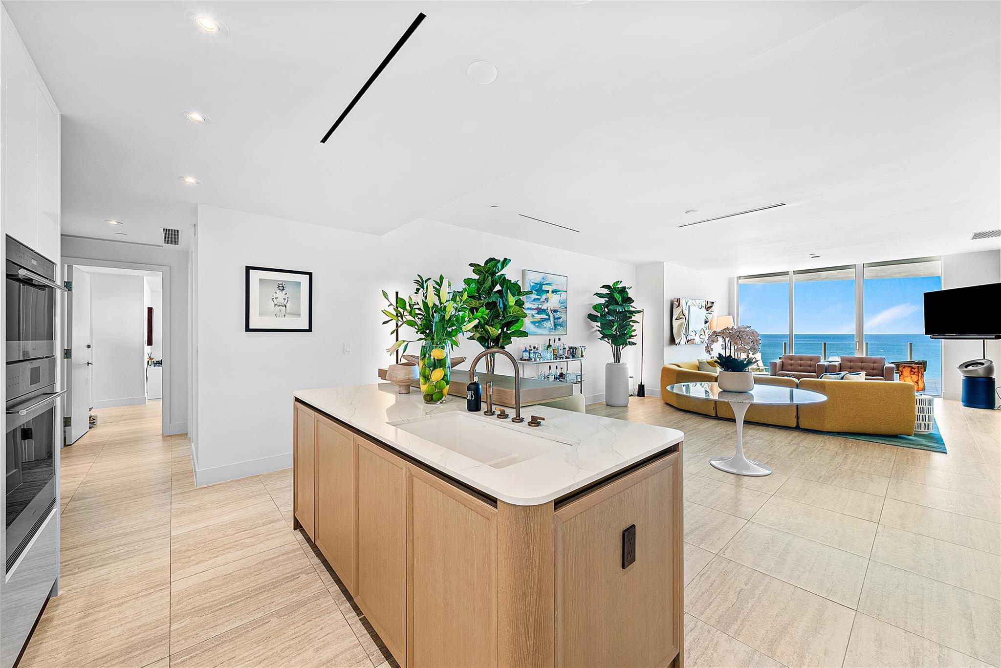 525 N Fort Lauderdale Bch Blvd #1802 Fort Lauderdale, FL 33304