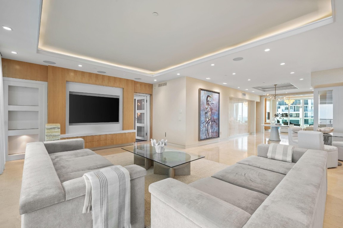 101 S Fort Lauderdale Bch Blvd #PH 2703 Fort Lauderdale, FL 33316