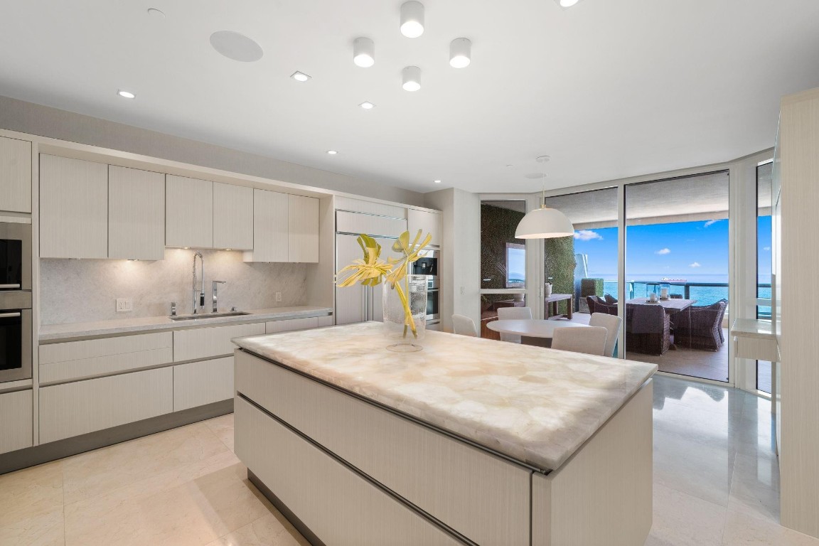 101 S Fort Lauderdale Bch Blvd #PH 2703 Fort Lauderdale, FL 33316