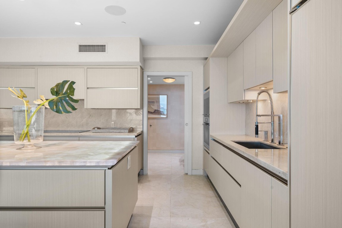 101 S Fort Lauderdale Bch Blvd #PH 2703 Fort Lauderdale, FL 33316