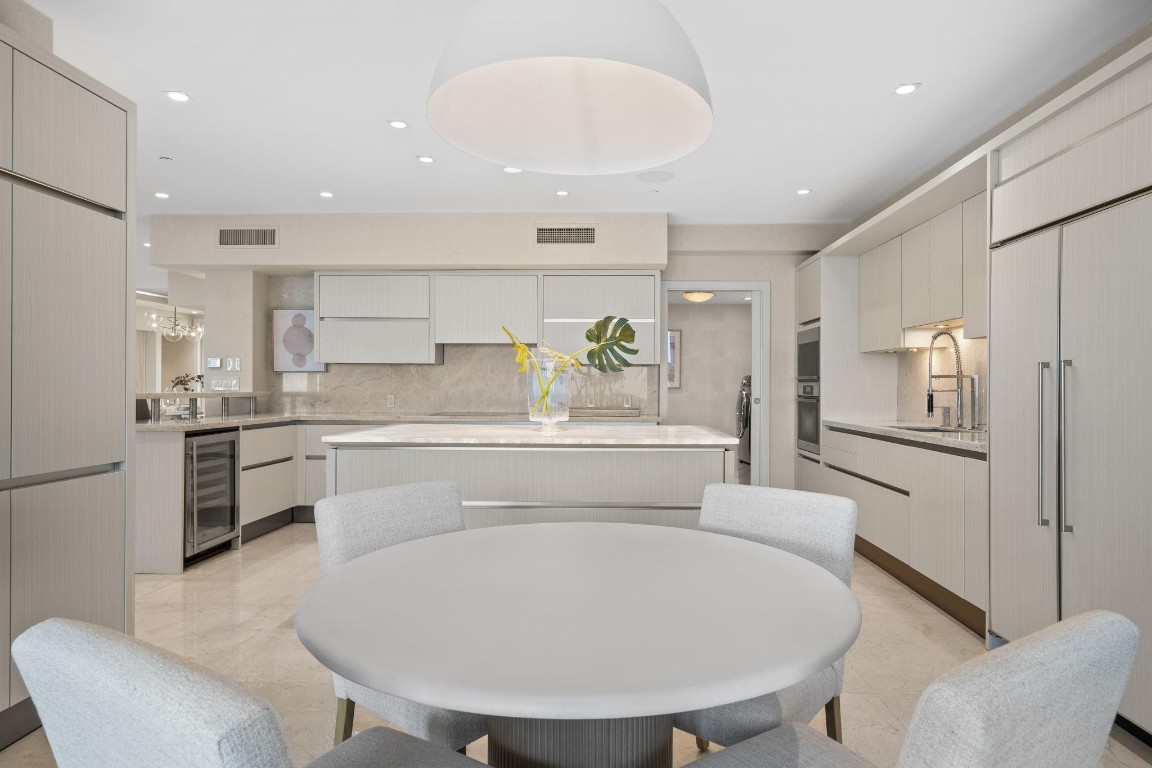 101 S Fort Lauderdale Bch Blvd #PH 2703 Fort Lauderdale, FL 33316