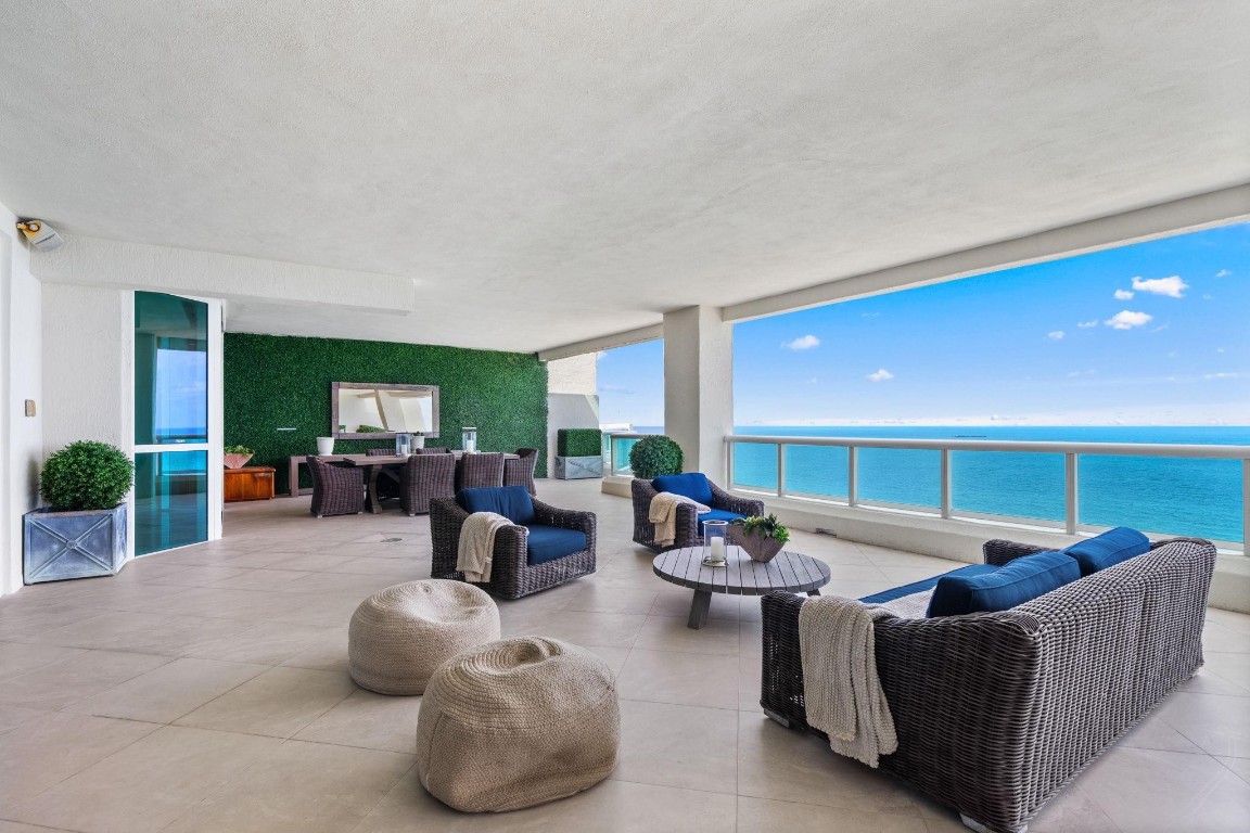 101 S Fort Lauderdale Bch Blvd #PH 2703 Fort Lauderdale, FL 33316