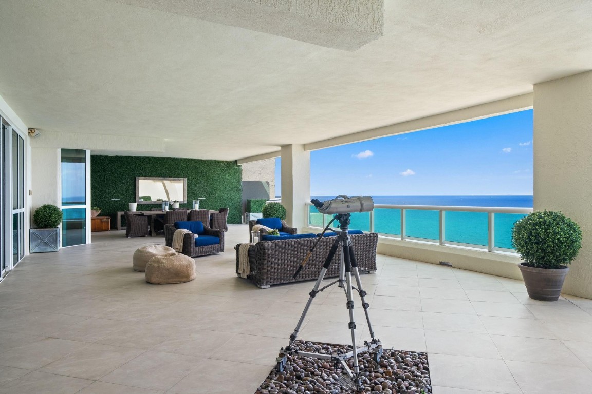 101 S Fort Lauderdale Bch Blvd #PH 2703 Fort Lauderdale, FL 33316
