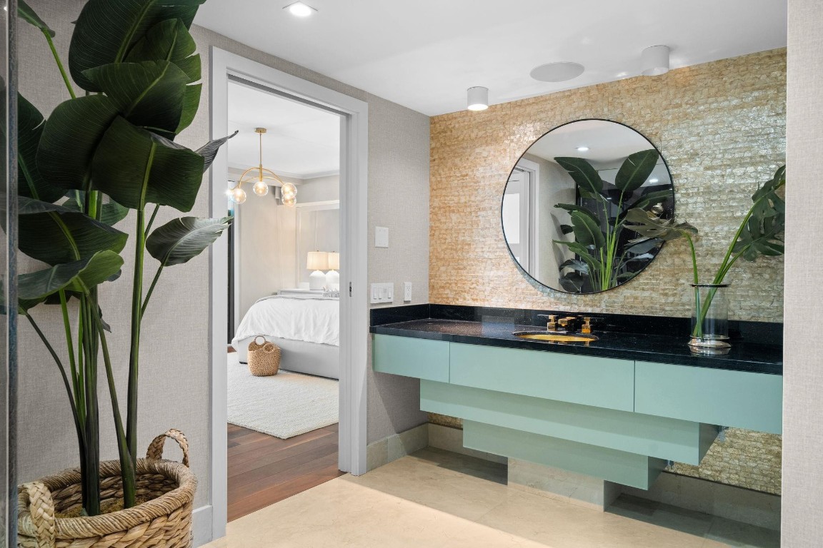 101 S Fort Lauderdale Bch Blvd #PH 2703 Fort Lauderdale, FL 33316