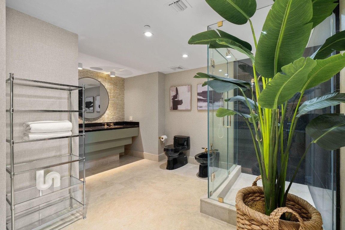 101 S Fort Lauderdale Bch Blvd #PH 2703 Fort Lauderdale, FL 33316