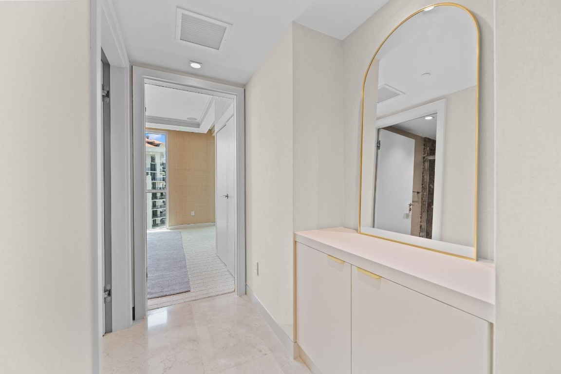 101 S Fort Lauderdale Bch Blvd #PH 2703 Fort Lauderdale, FL 33316