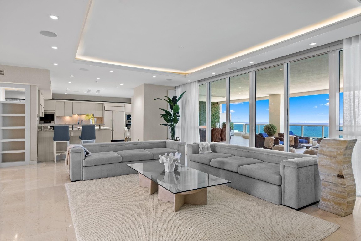 101 S Fort Lauderdale Bch Blvd #PH 2703 Fort Lauderdale, FL 33316