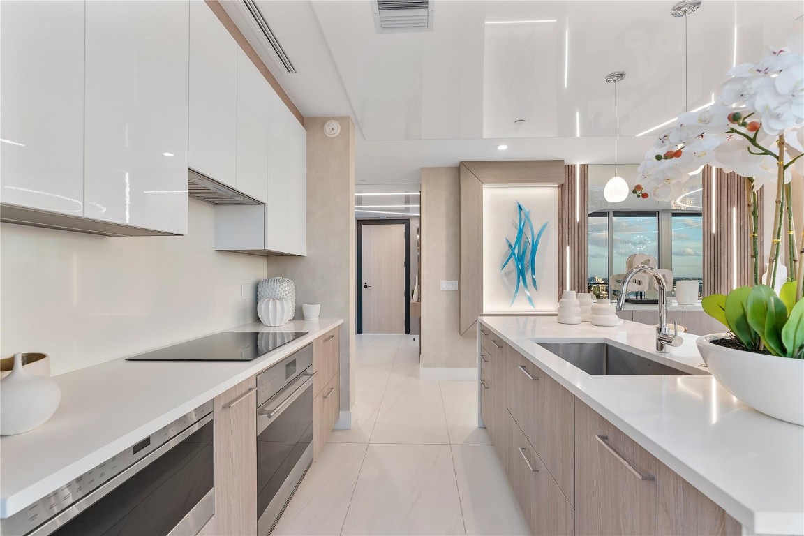 151 N Seabreeze #1403 Fort Lauderdale, FL 33304