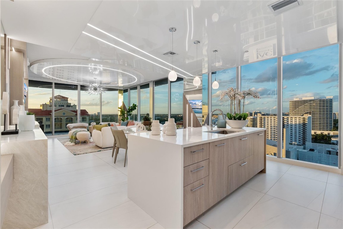 151 N Seabreeze #1403 Fort Lauderdale, FL 33304