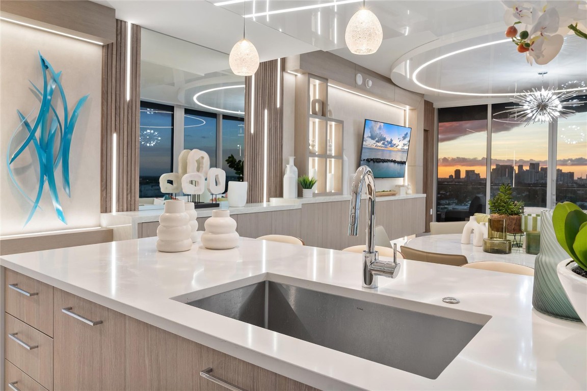 151 N Seabreeze #1403 Fort Lauderdale, FL 33304