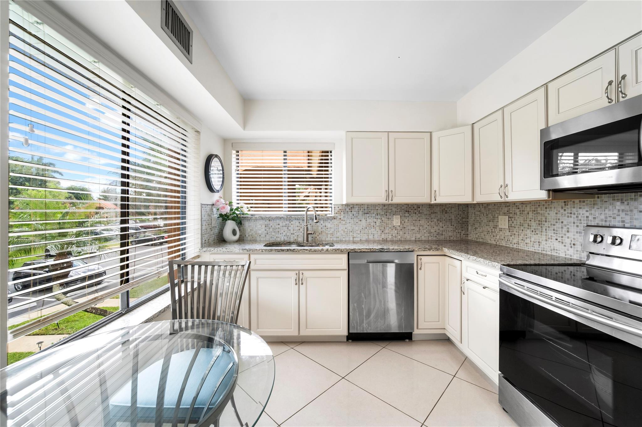 11205 Green Lk 204th Dr #204 Boynton Beach, FL 33437