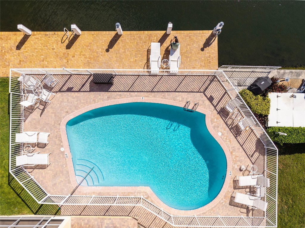 1332 Bayview #401 Fort Lauderdale, FL 33304