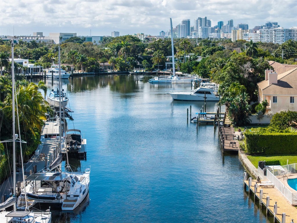 1332 Bayview #401 Fort Lauderdale, FL 33304