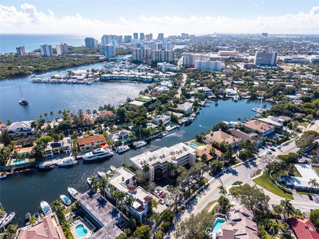 1332 Bayview #401 Fort Lauderdale, FL 33304