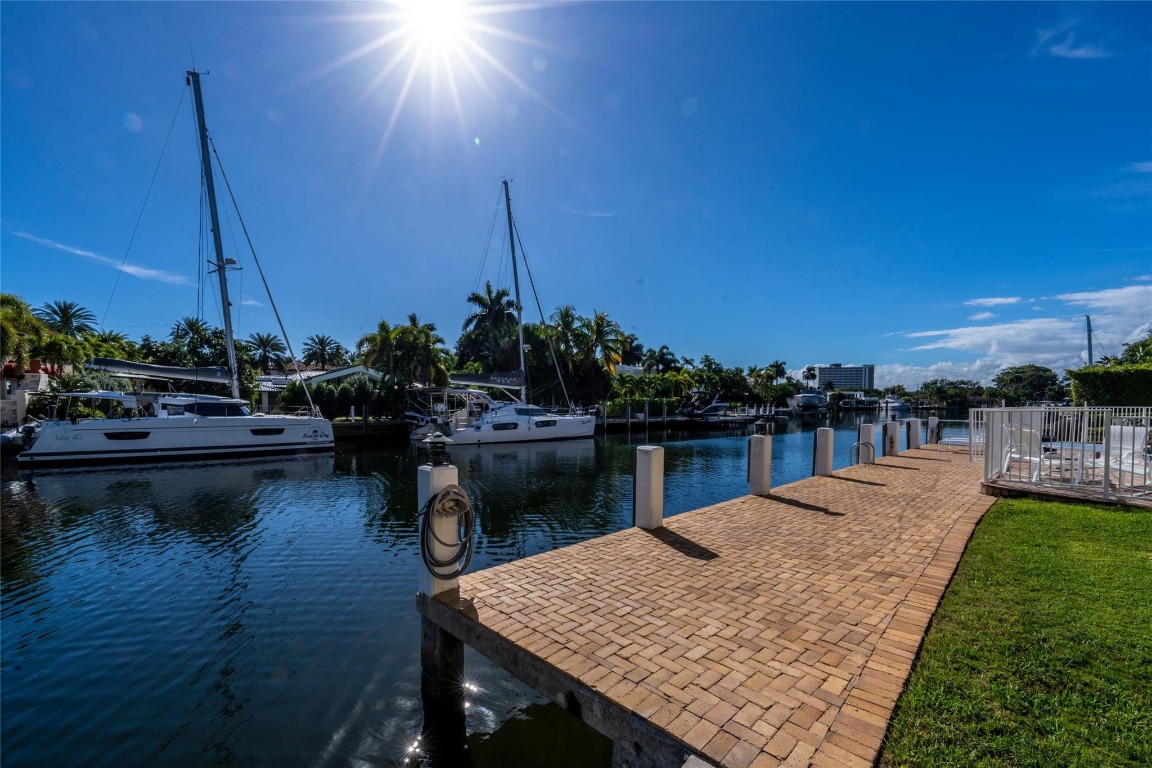 1332 Bayview #401 Fort Lauderdale, FL 33304