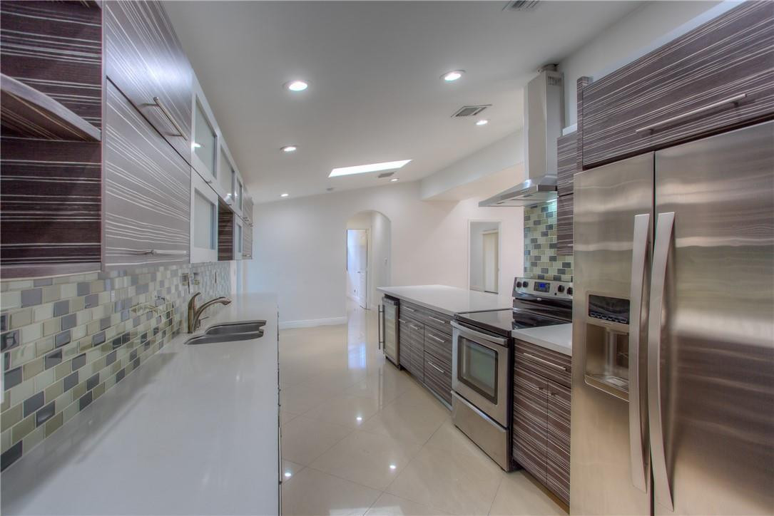 2493 Andros Fort Lauderdale, FL 33312