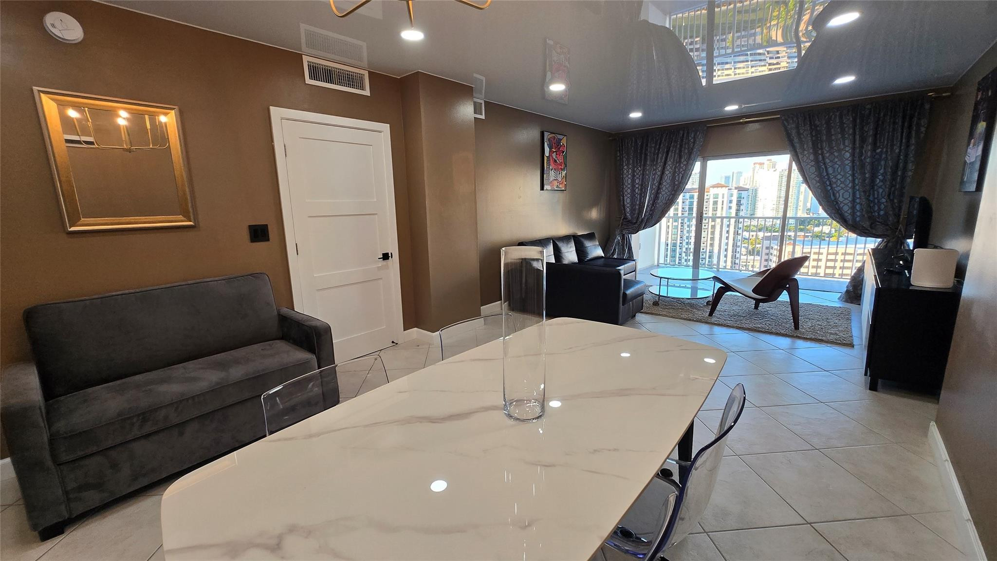 image Arlen House Condo9