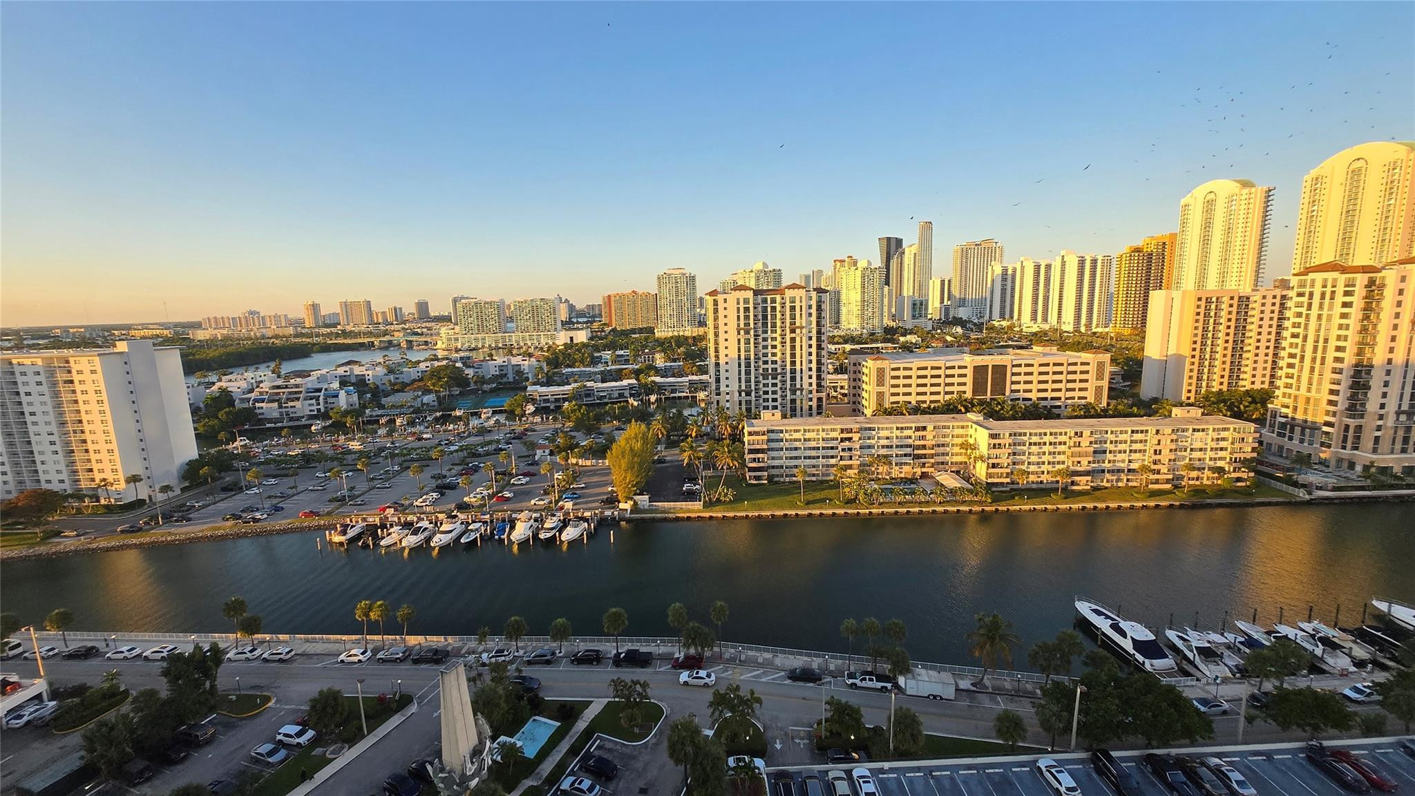 image Arlen House Condo17