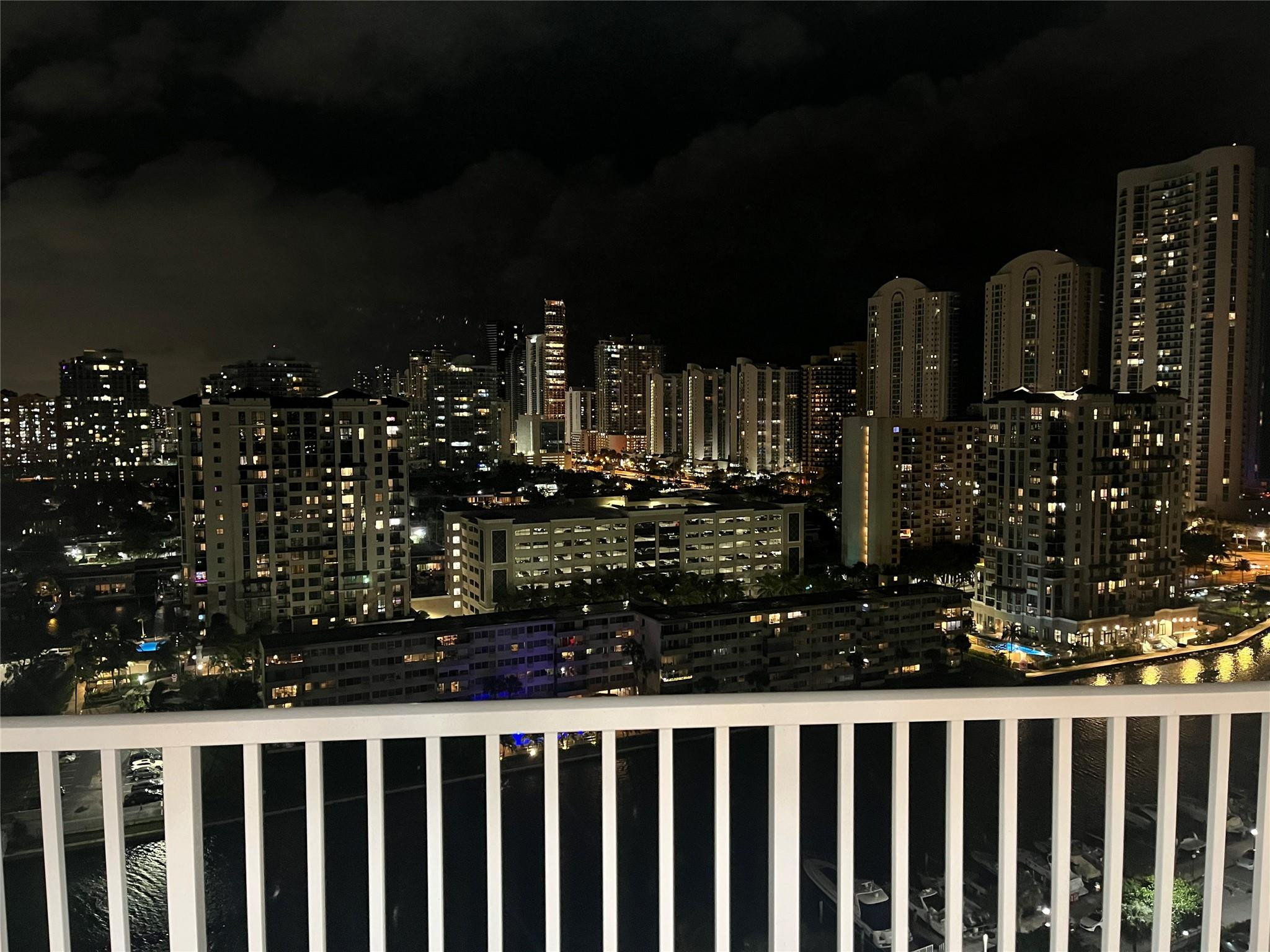 image Arlen House Condo18