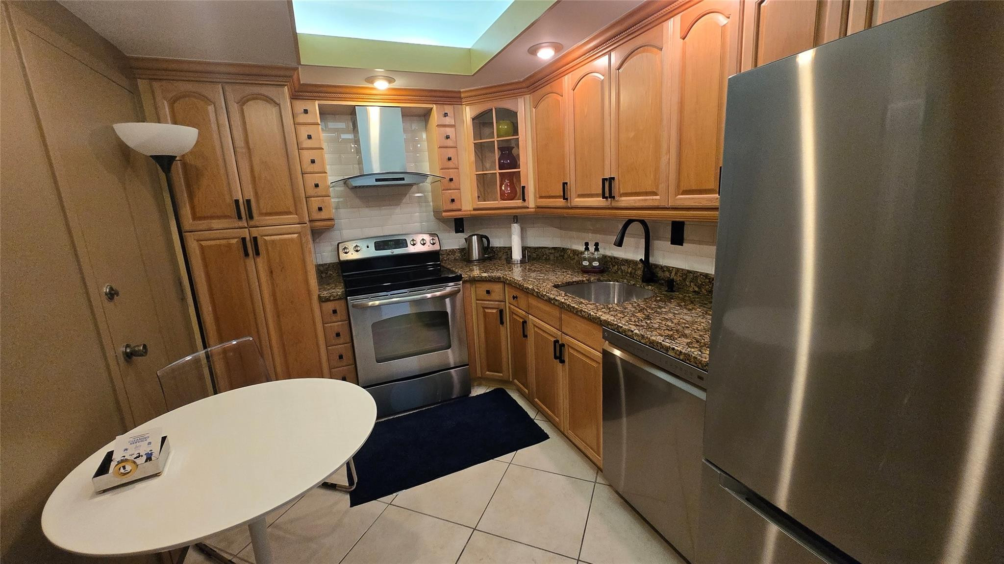 image Arlen House Condo3