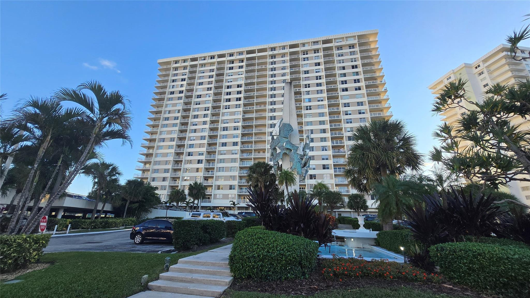 image Arlen House Condo46