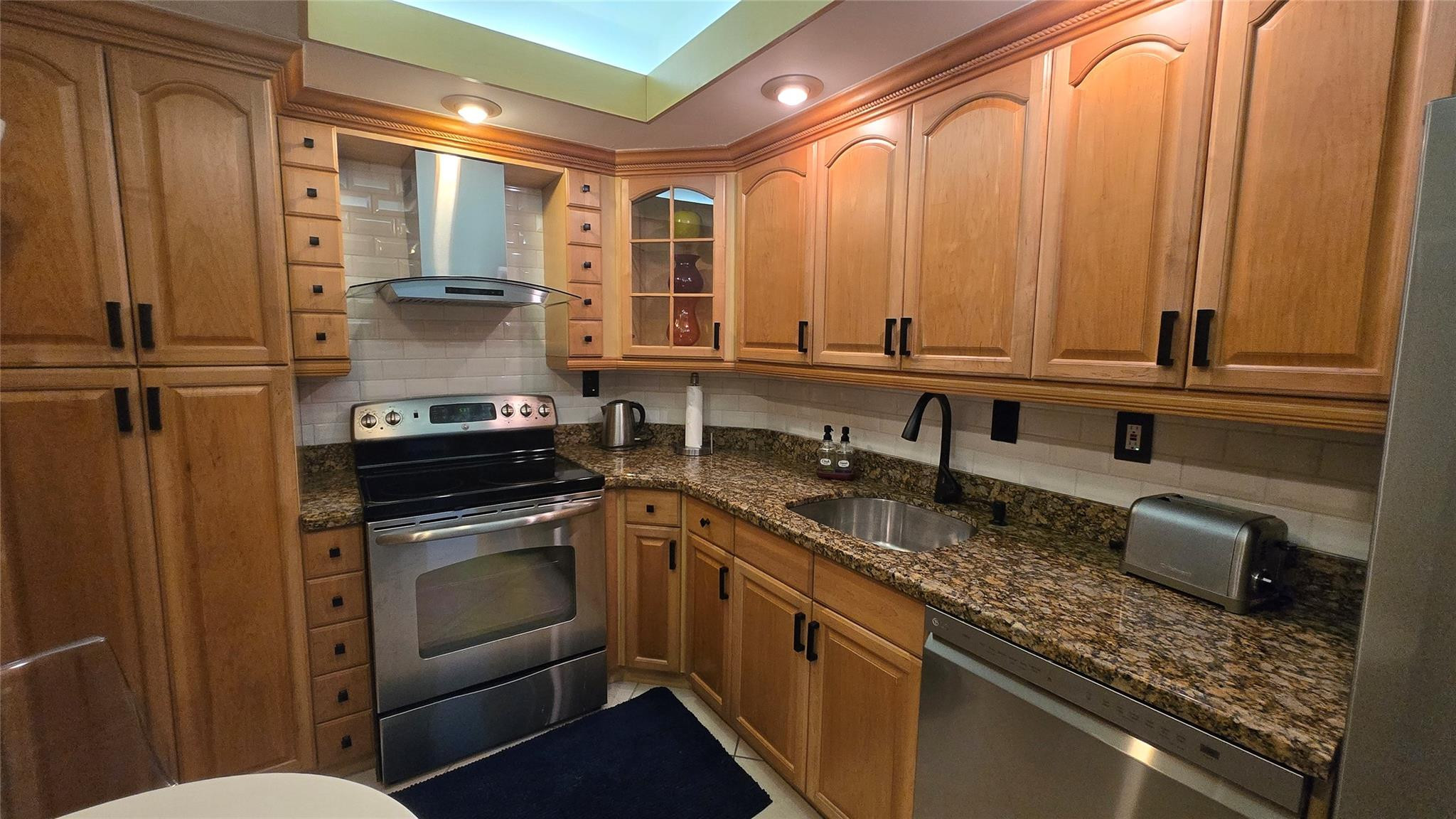 image Arlen House Condo4