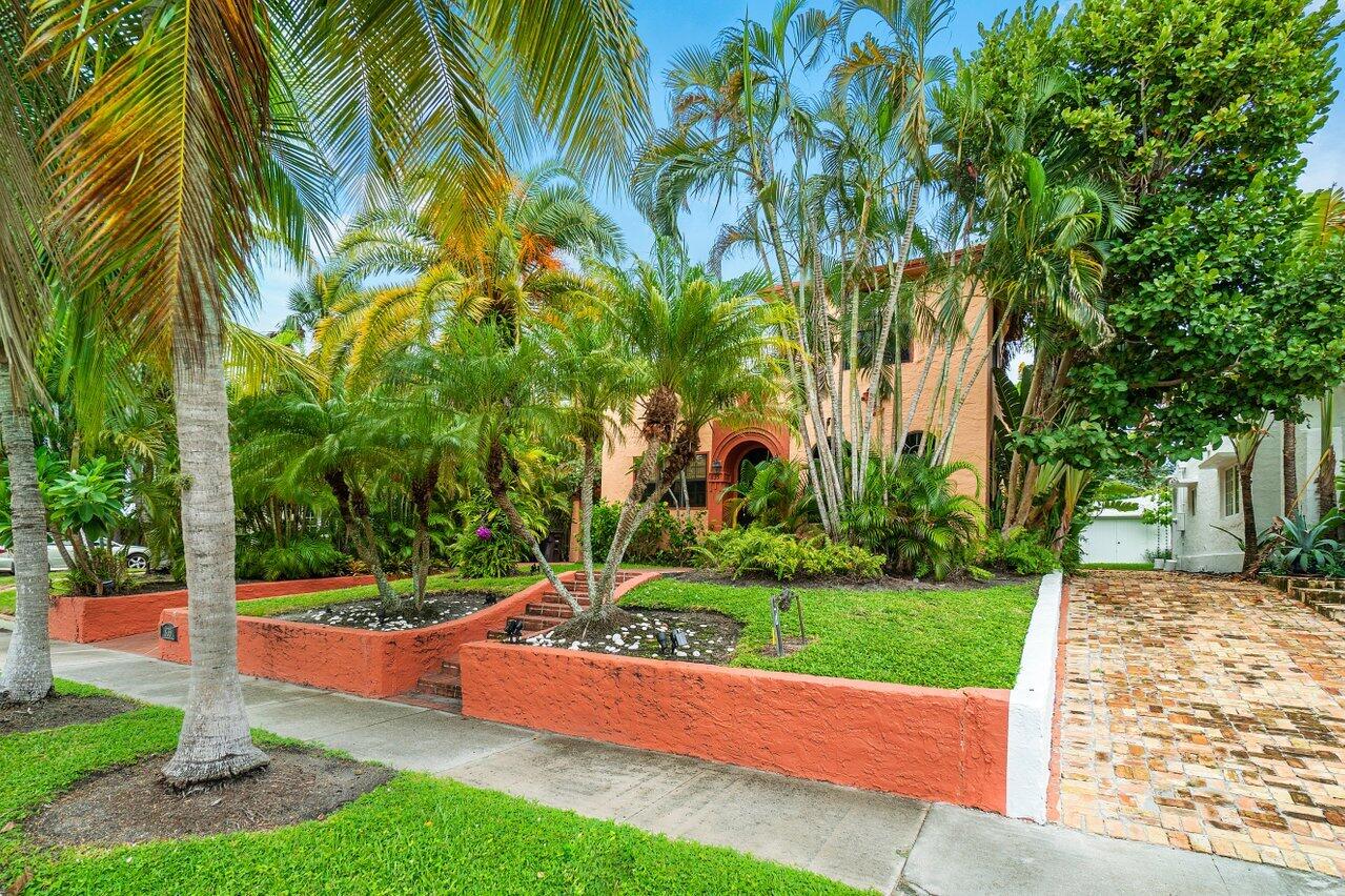 835 Biscayne Dr