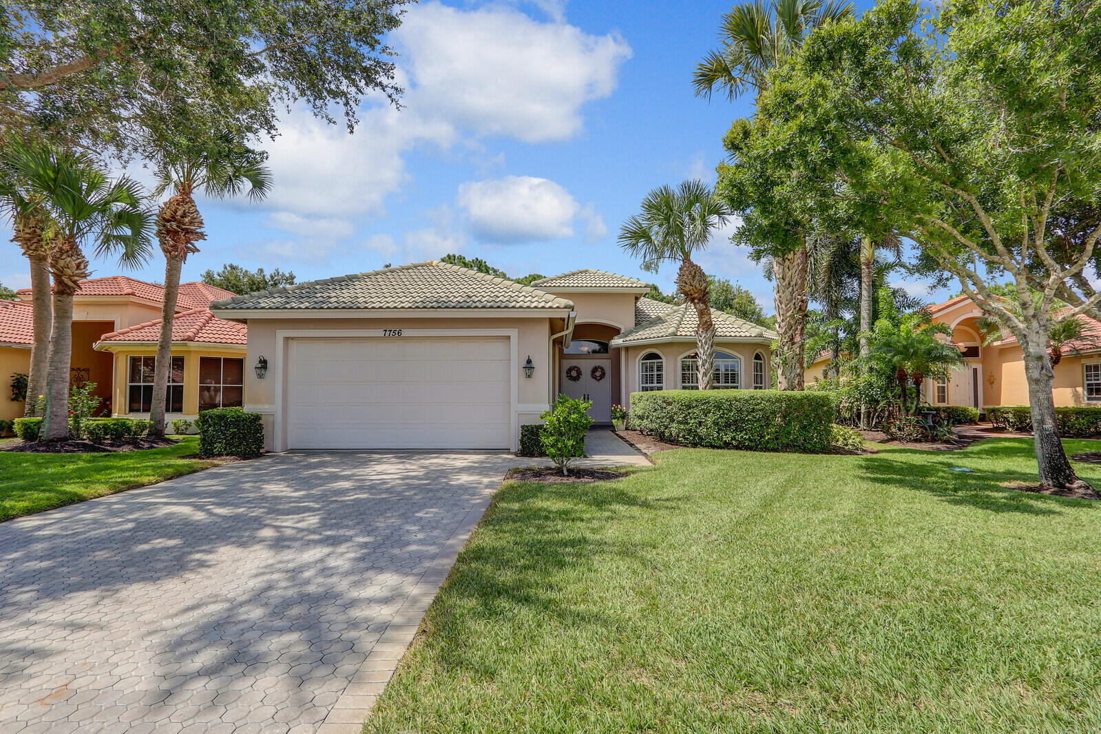 7756 Greenbrier Cir