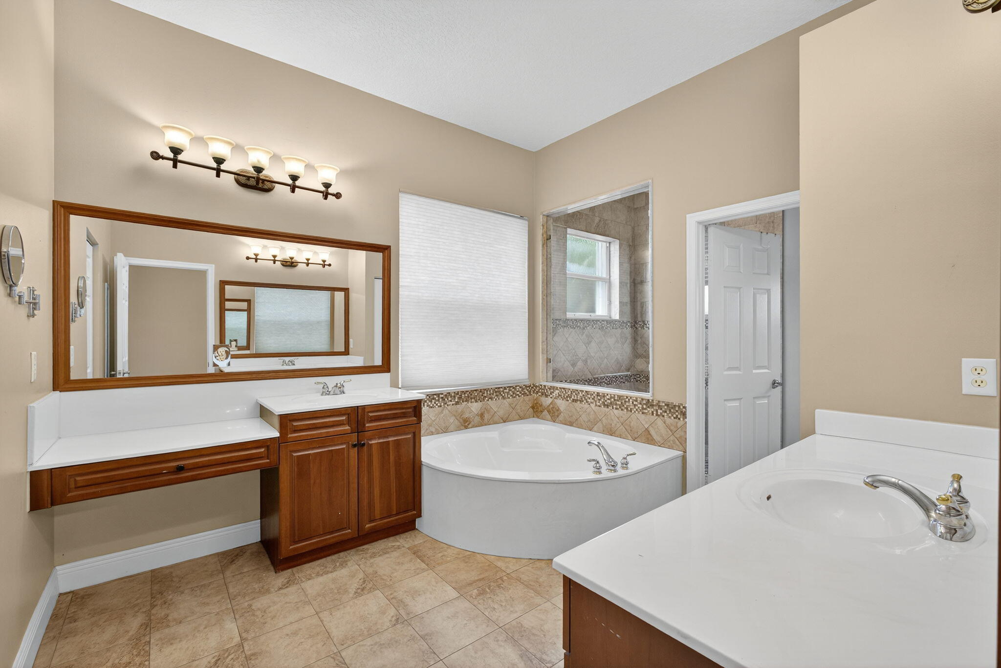 8933 Alexandra Cir Wellington, FL 33414