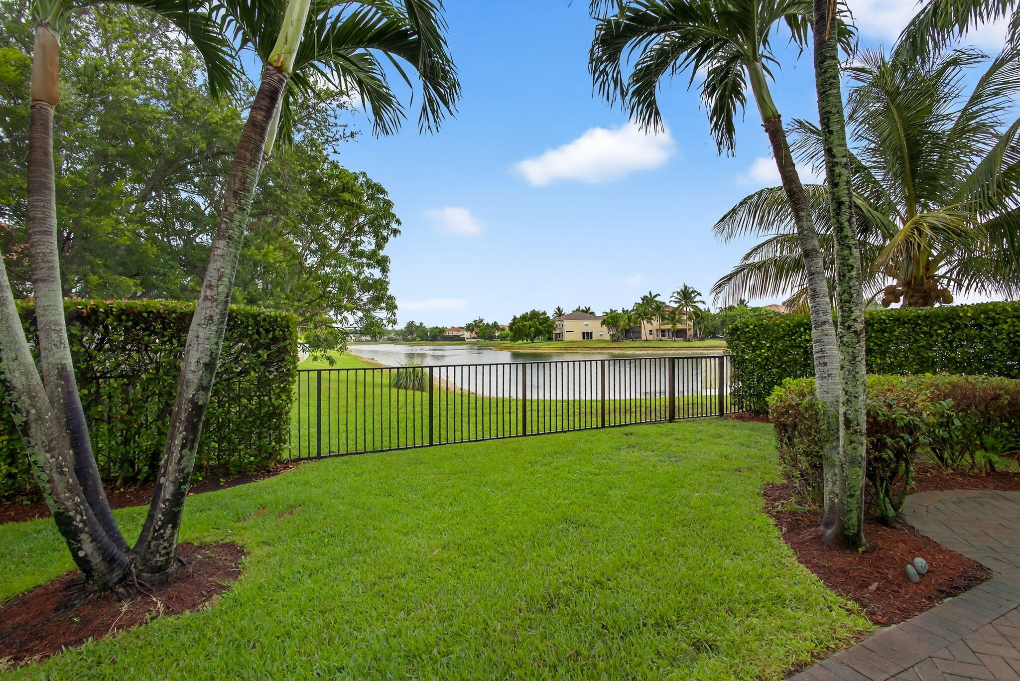 8933 Alexandra Cir Wellington, FL 33414