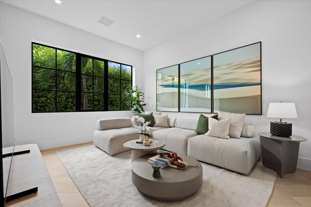 6707 Pamela Ln West Palm Beach, FL 33405 6707 Pamela Ln West Palm Beach, FL 33405