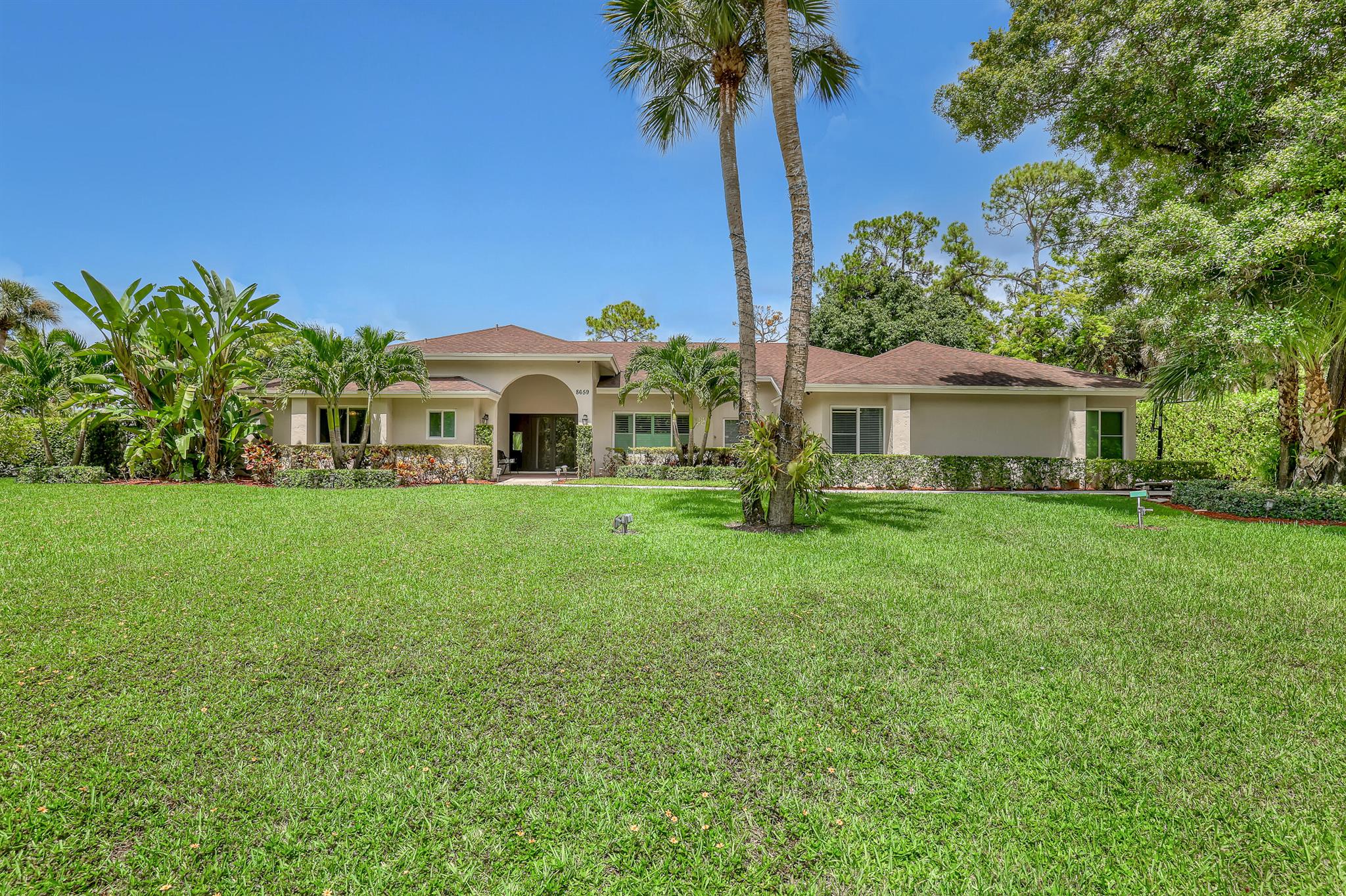 8659 Thousand Pines Cir