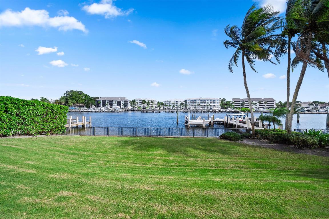 2270 Wilsee Palm Beach Gardens, FL 33410