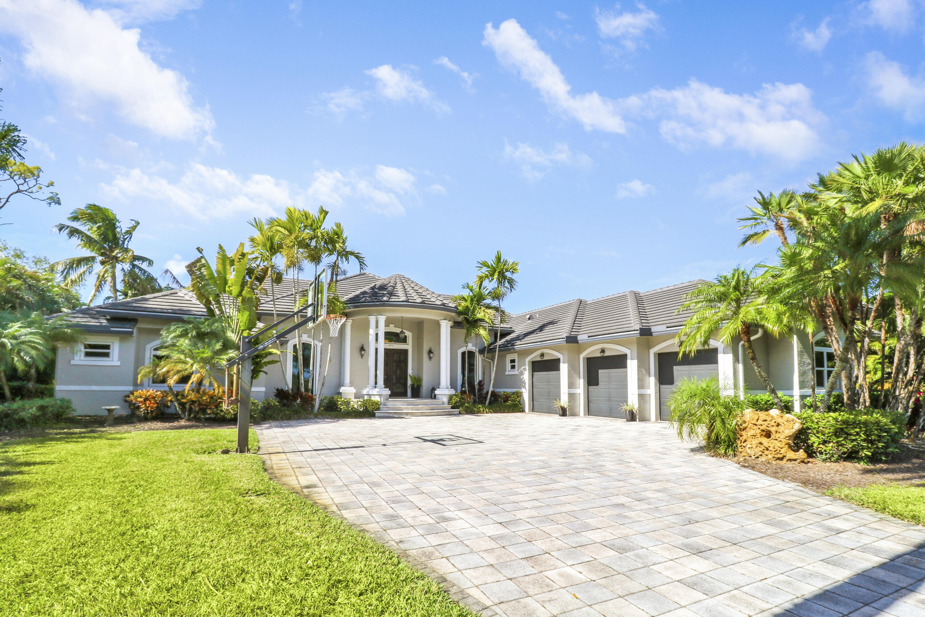 18512 SE Old Trl Jupiter, FL 33478