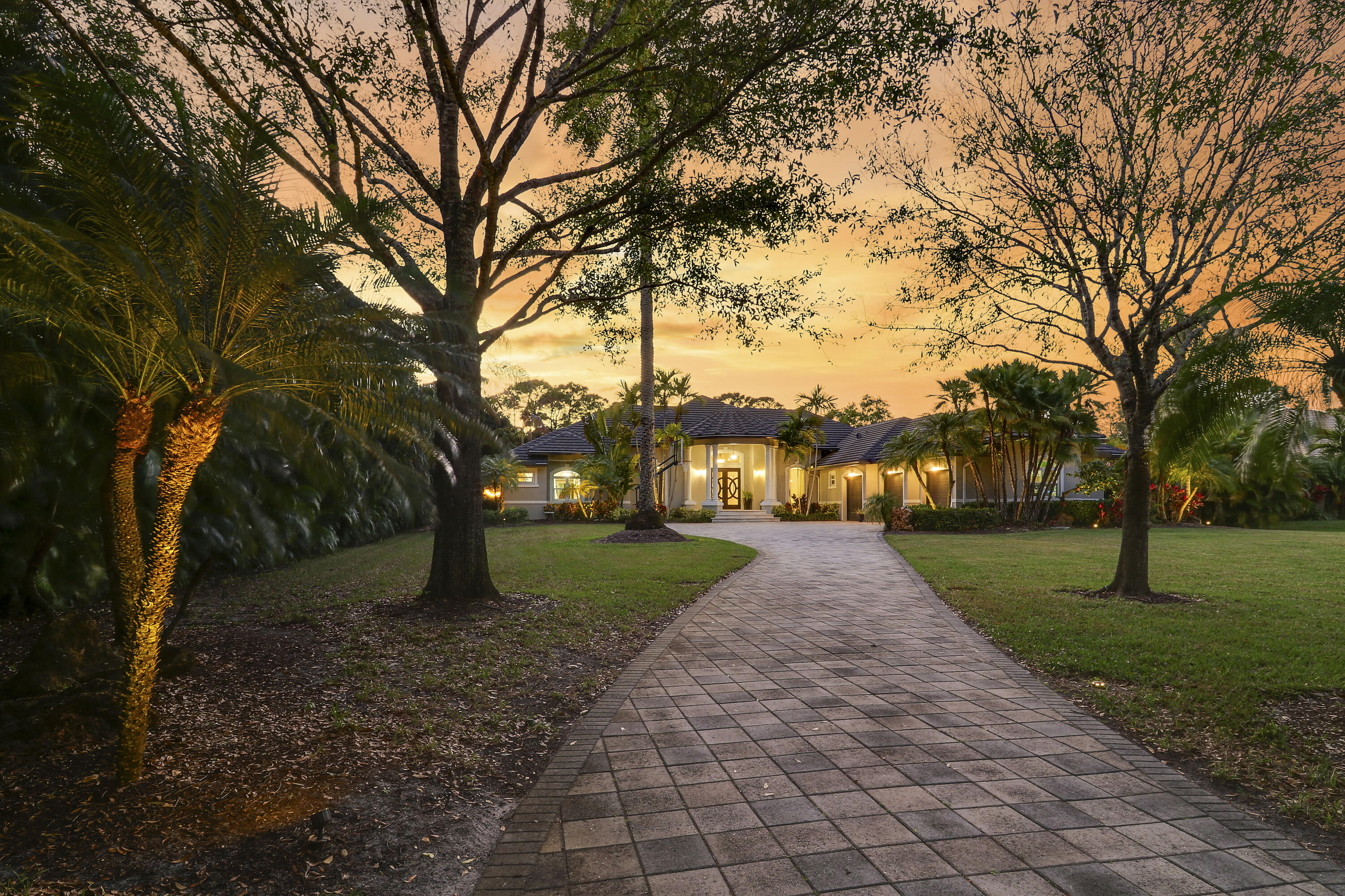 18512 SE Old Trl Jupiter, FL 33478