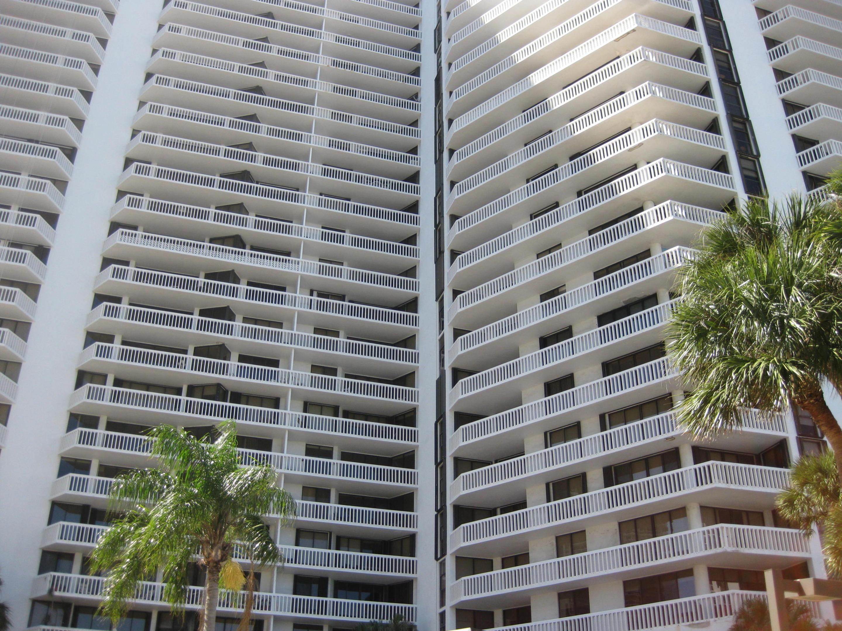 20281 E Country Clb #2008