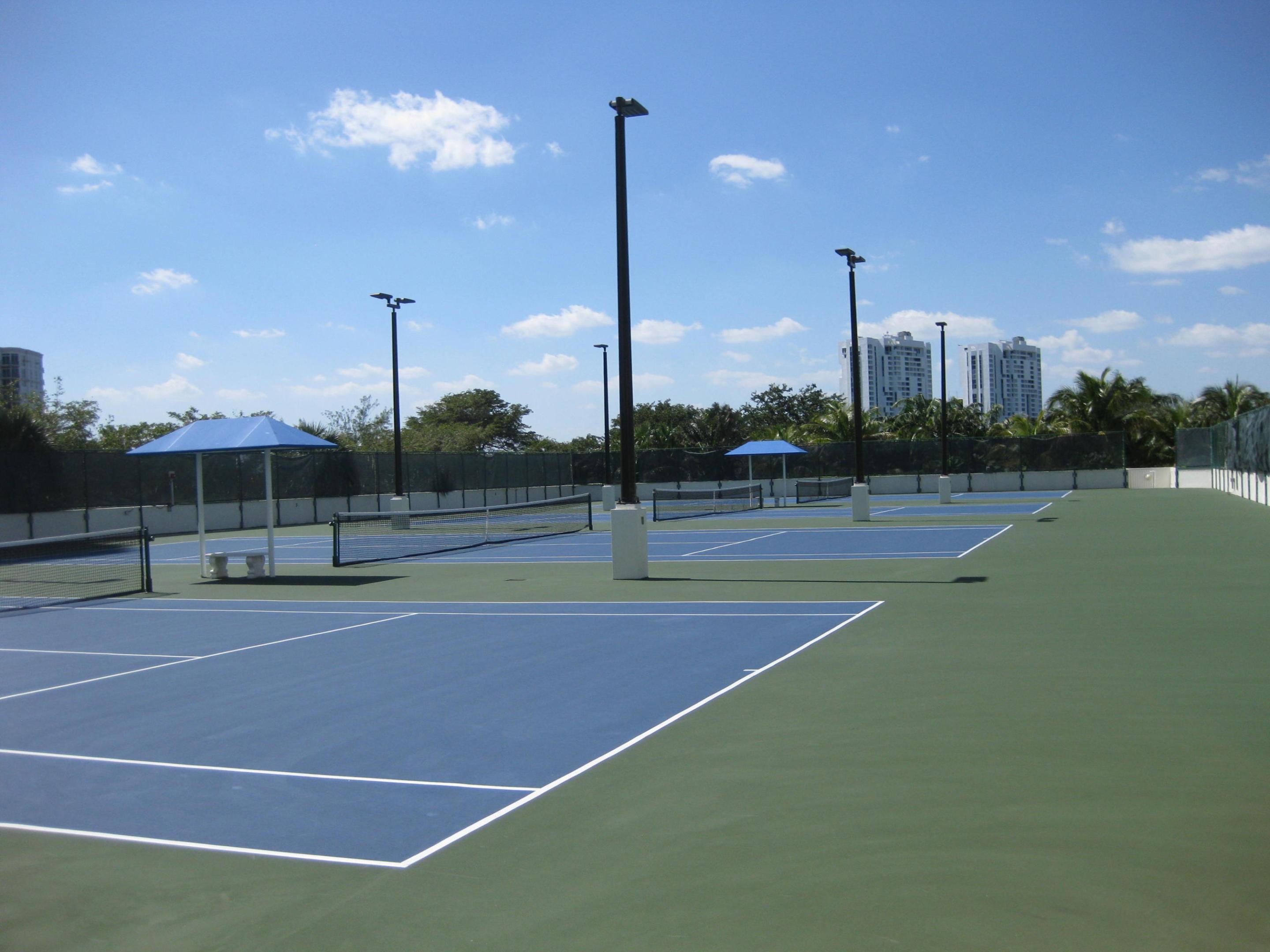 image Hamptons West10