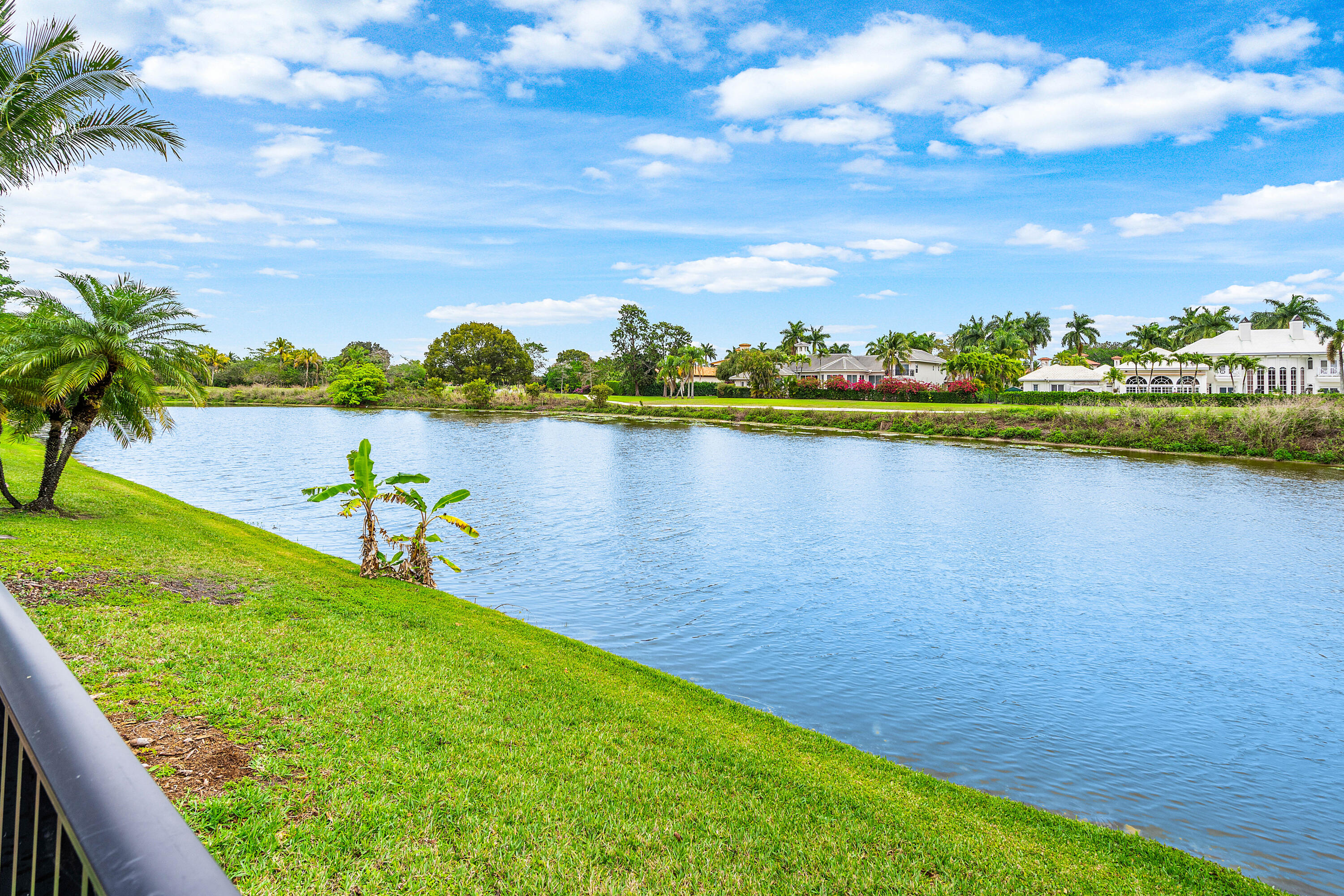 2800 Twin Oaks Wellington, FL 33414