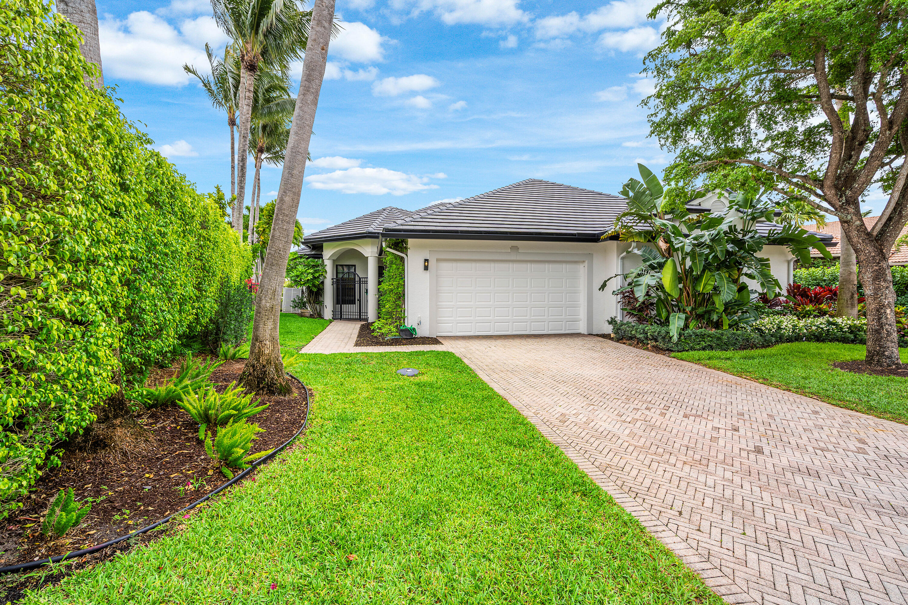 2800 Twin Oaks Wellington, FL 33414