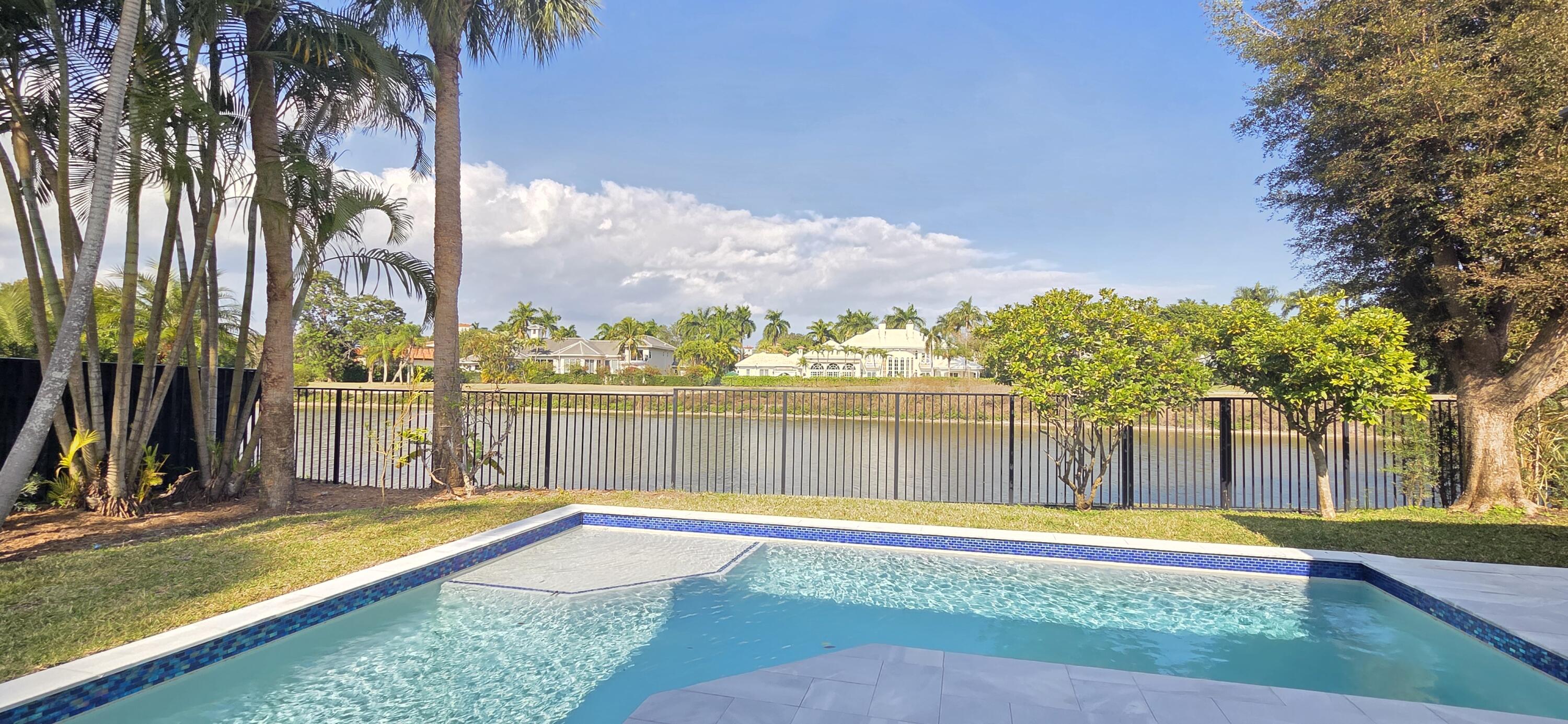 2800 Twin Oaks Wellington, FL 33414