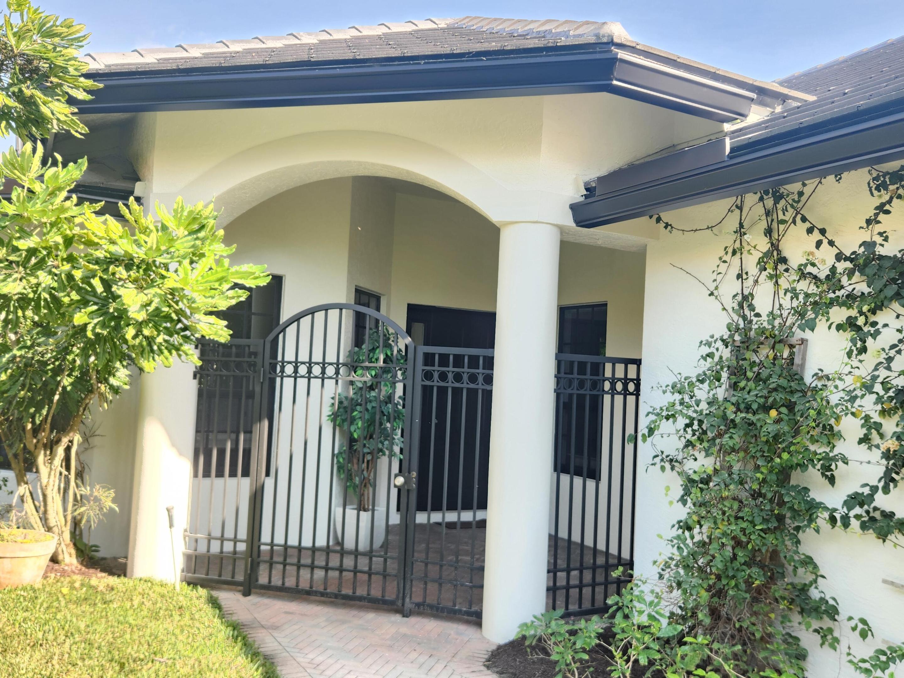 2800 Twin Oaks Wellington, FL 33414