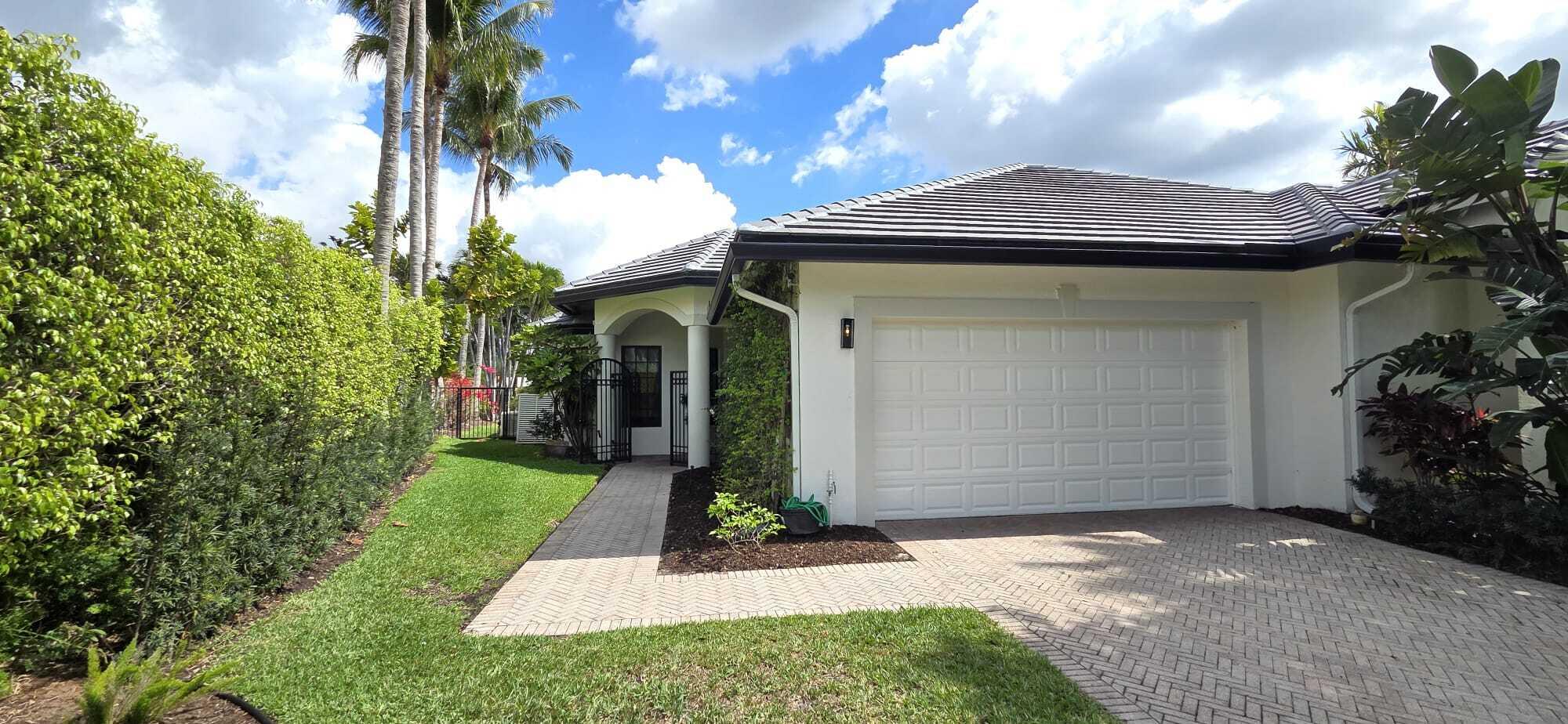 2800 Twin Oaks Wellington, FL 33414