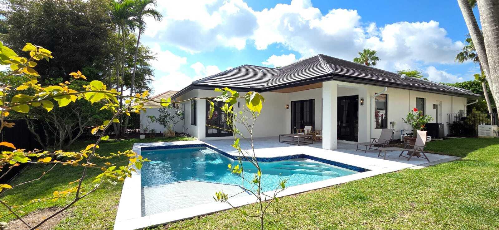 2800 Twin Oaks Wellington, FL 33414